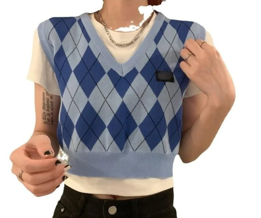 Chic Blue Cropped Knit Vest